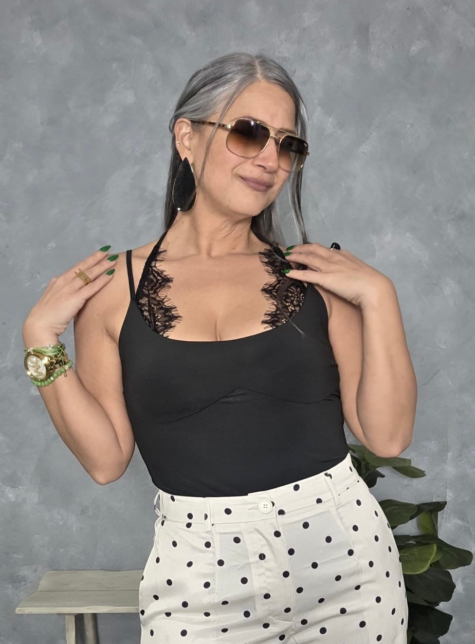 Bodysuit de encaje negro